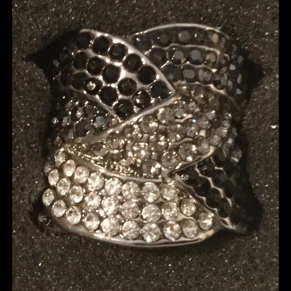 Lia Sophia cocktail ring sz 8…Brand New - Picture 2 of 2